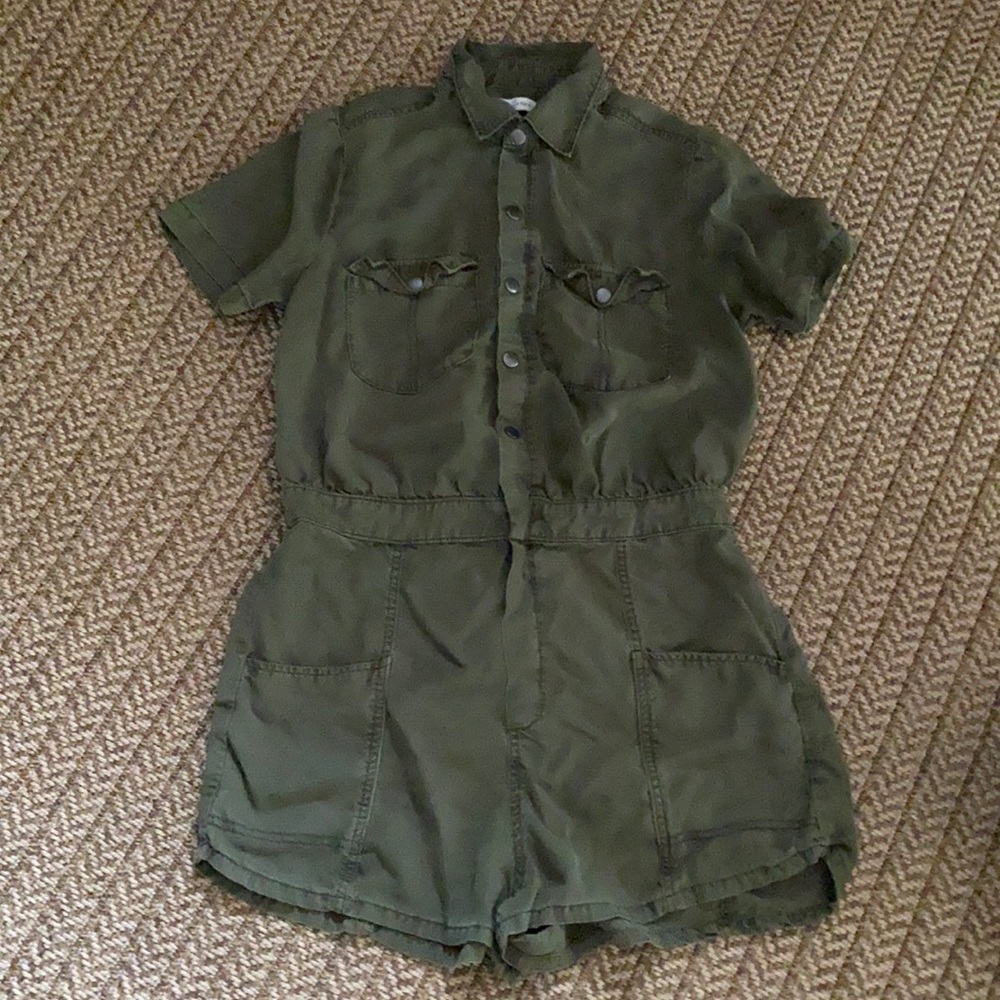 Abercrombie & Fitch army green shorts jumpsuit